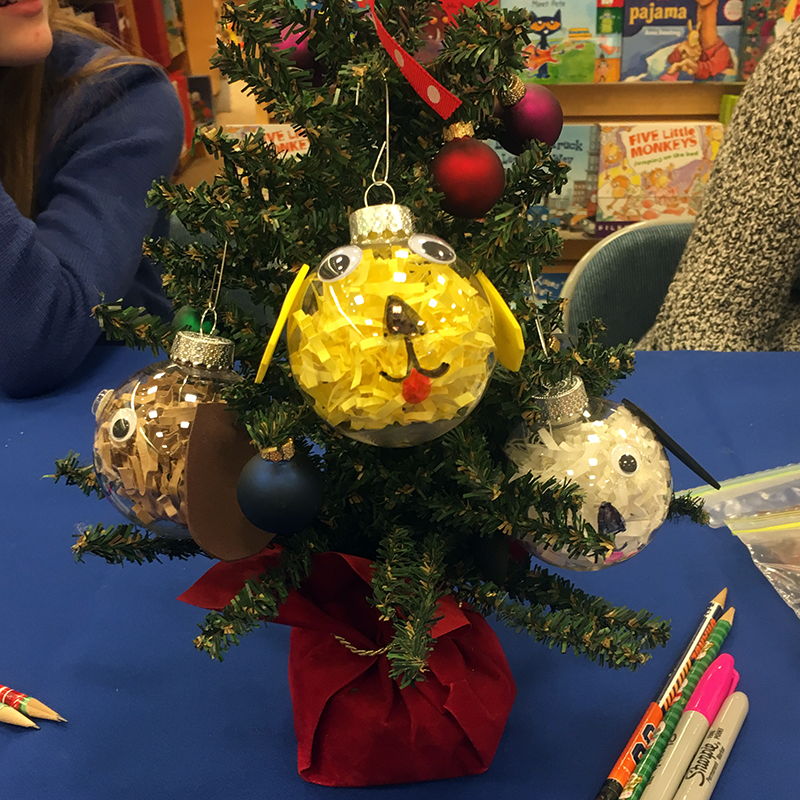 Pet Therapy Bookfair -Ornament craft