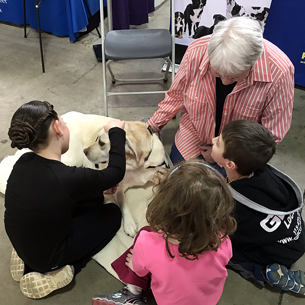 Pet-Therapy-Syracuse-Kids_Expo_Lea 1